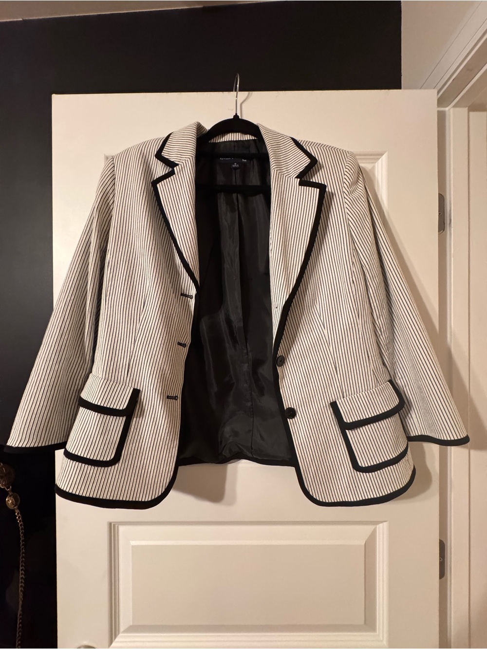 Evan Picone Black and White Striped Blazer with Contrast Piping